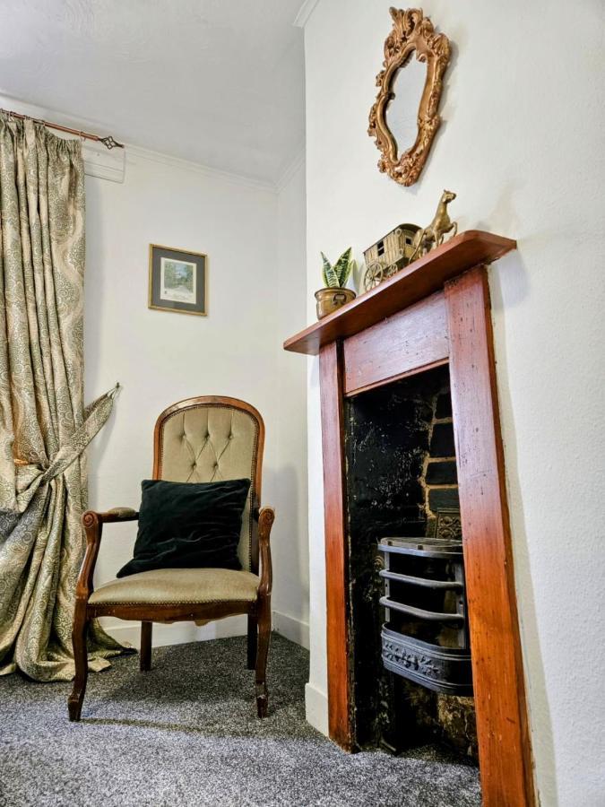 Cute In Heathrow- 7 Guests 3 Bedrooms