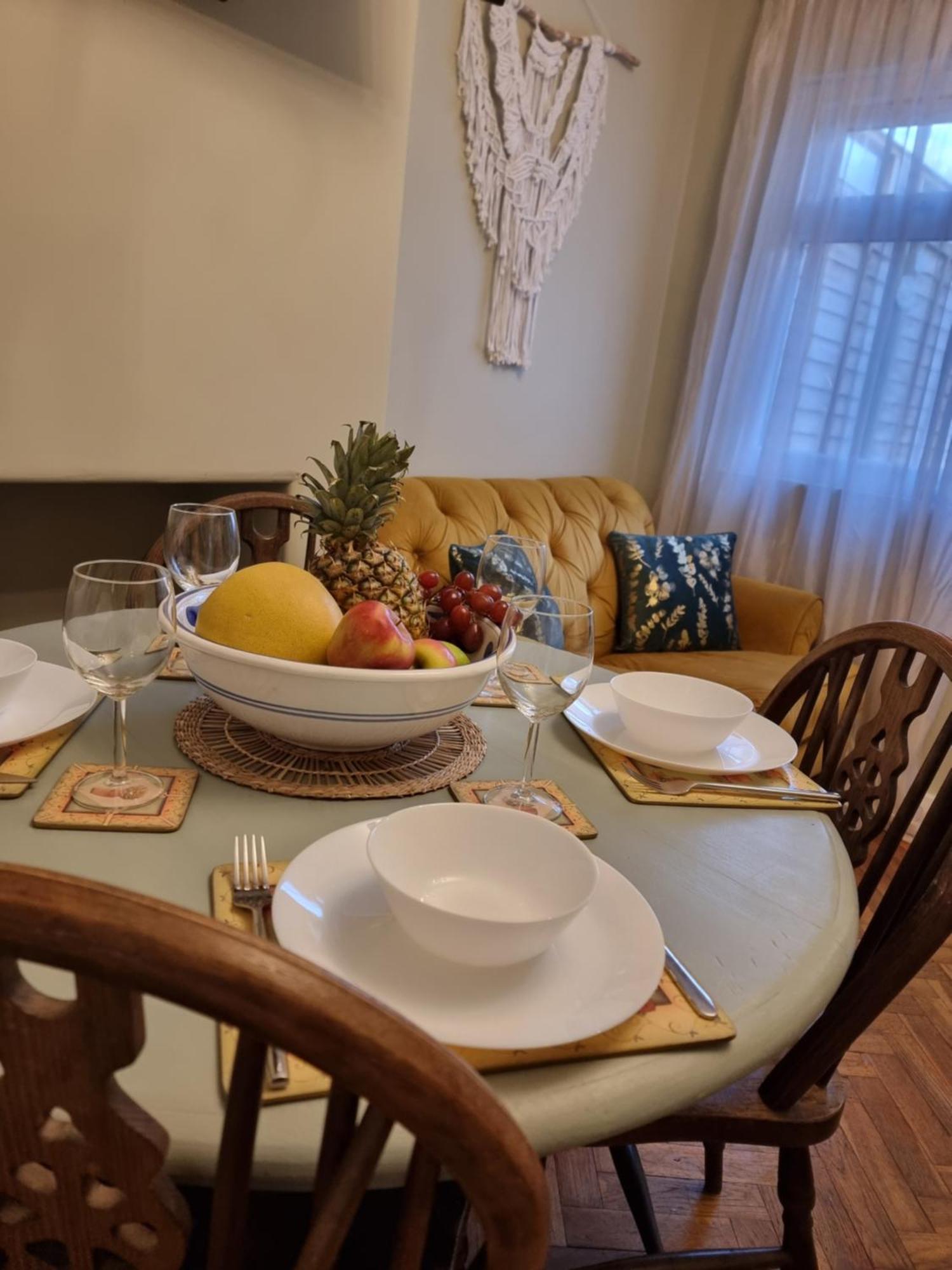 Apartment Cute In Heathrow- 7 Guests 3 Bedrooms Egham