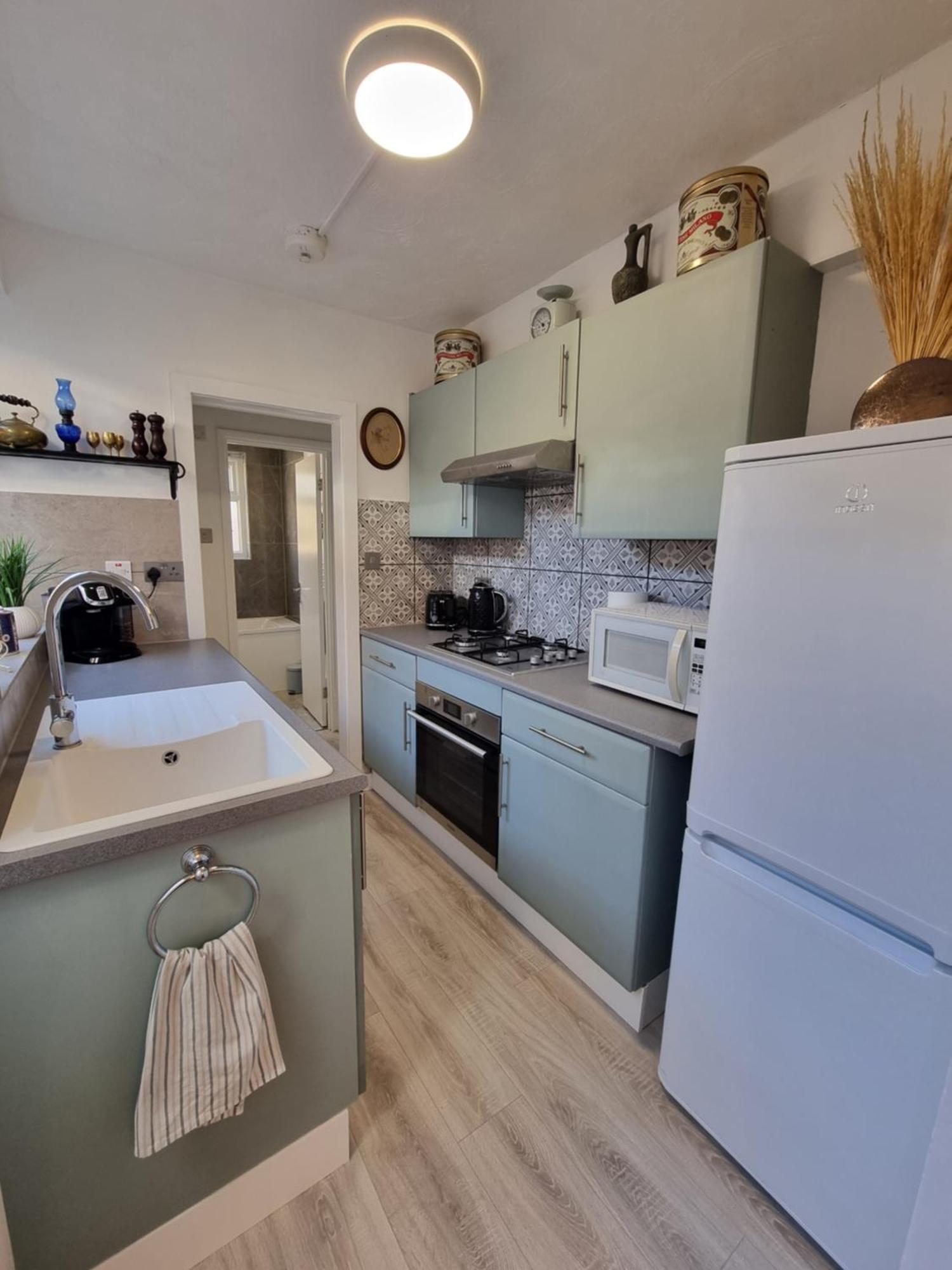 Cute In Heathrow- 7 Guests 3 Bedrooms Egham