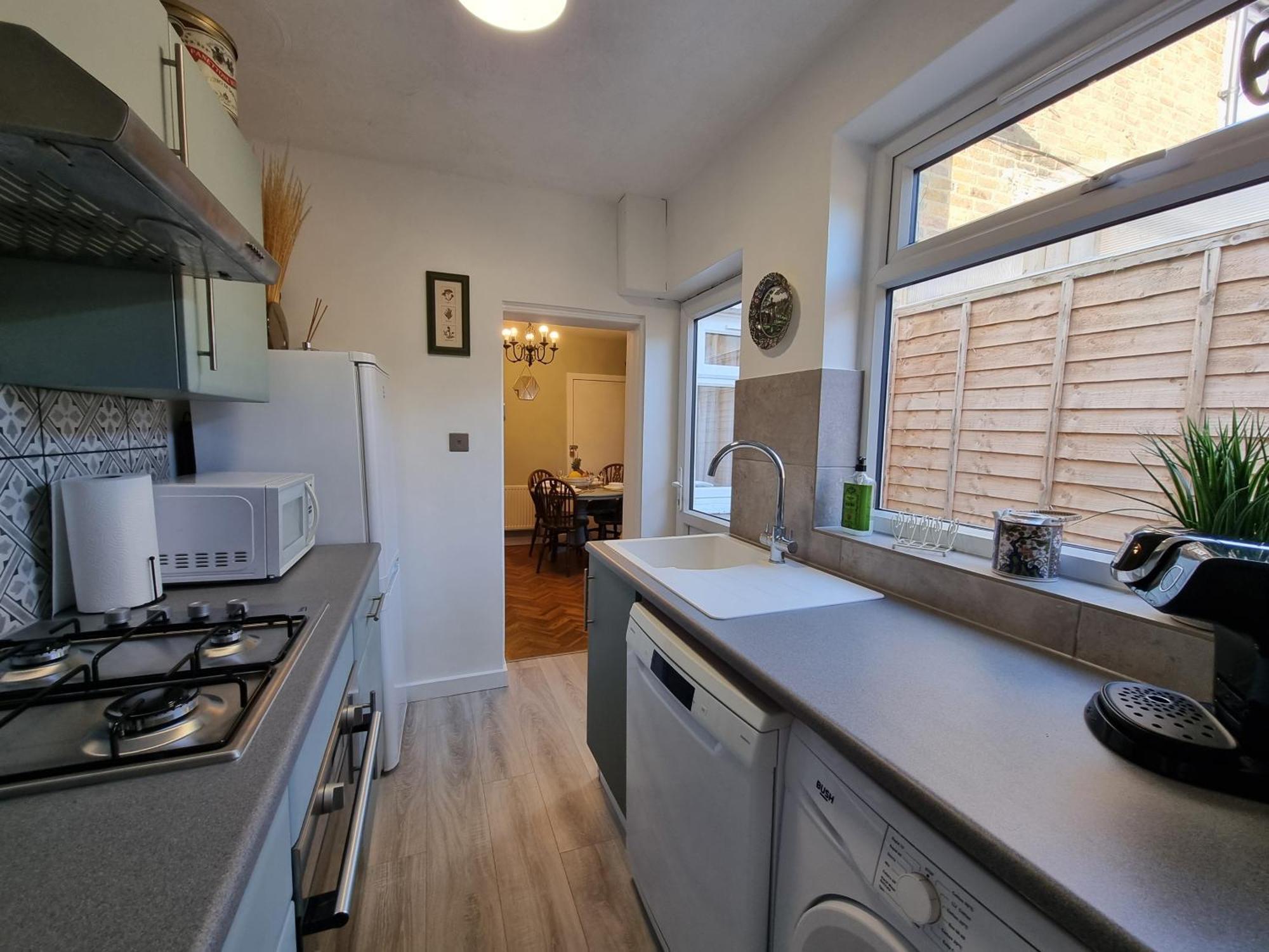 Cute In Heathrow- 7 Guests 3 Bedrooms Apartment *